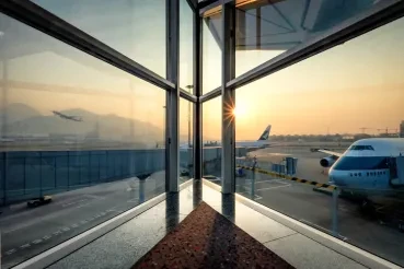 Airport Authority Hong Kong Takes Off to Hybrid Cloud