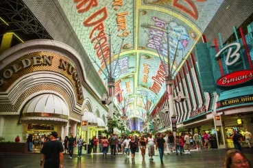 Las Vegas Embraces the Edge