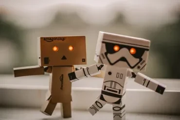 Report: AI Should Be the Heart of Digital Strategies