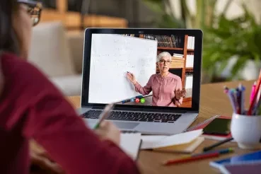 SG Employees Shifting To Online Learning